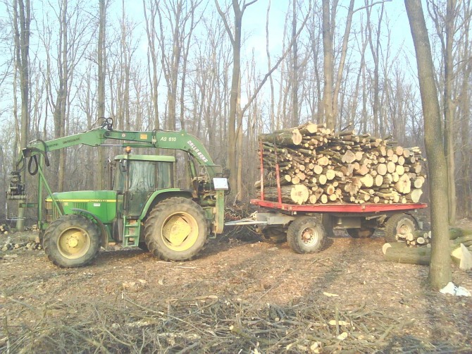 CI OCCUPIAMO IN PRIMA PERSONA DEL PRELIEVO DEL LEGNAME DIRETTAMENTE DAL BOSCO - LEGNA DA ARDERE